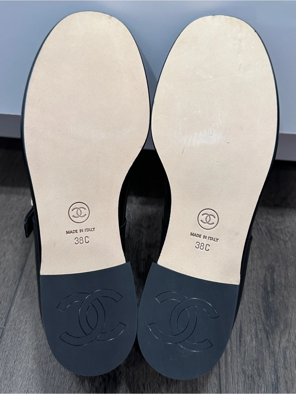NEW CHANEL BLACK PATENT LEATHER MARYJANES WITH GOLD CC LOGO ADJUSTABLE LOCK 38C